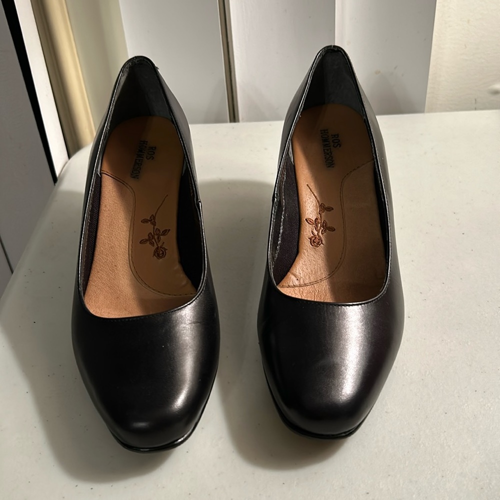 Ros Hommerson Classic Leather Pumps Heels Sz 6.5 Wide